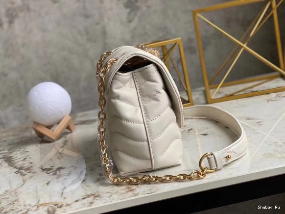 CHAIN VUITTON NEW WAVE LOUIS BAG 0730